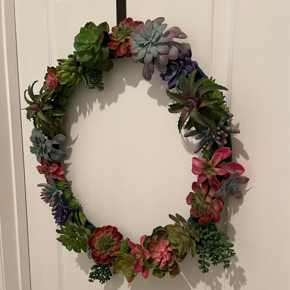 20” Faux Succulent Wreath - Handmade Indoor Succulent Wreath - Picture 5 of 8